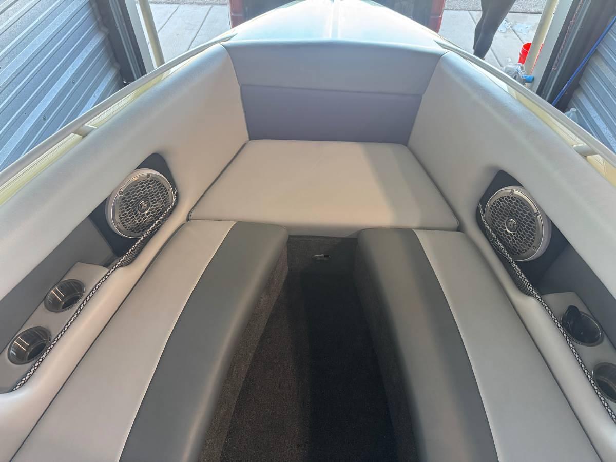 Used 2000 Magic 29 Wizard Performance Boat