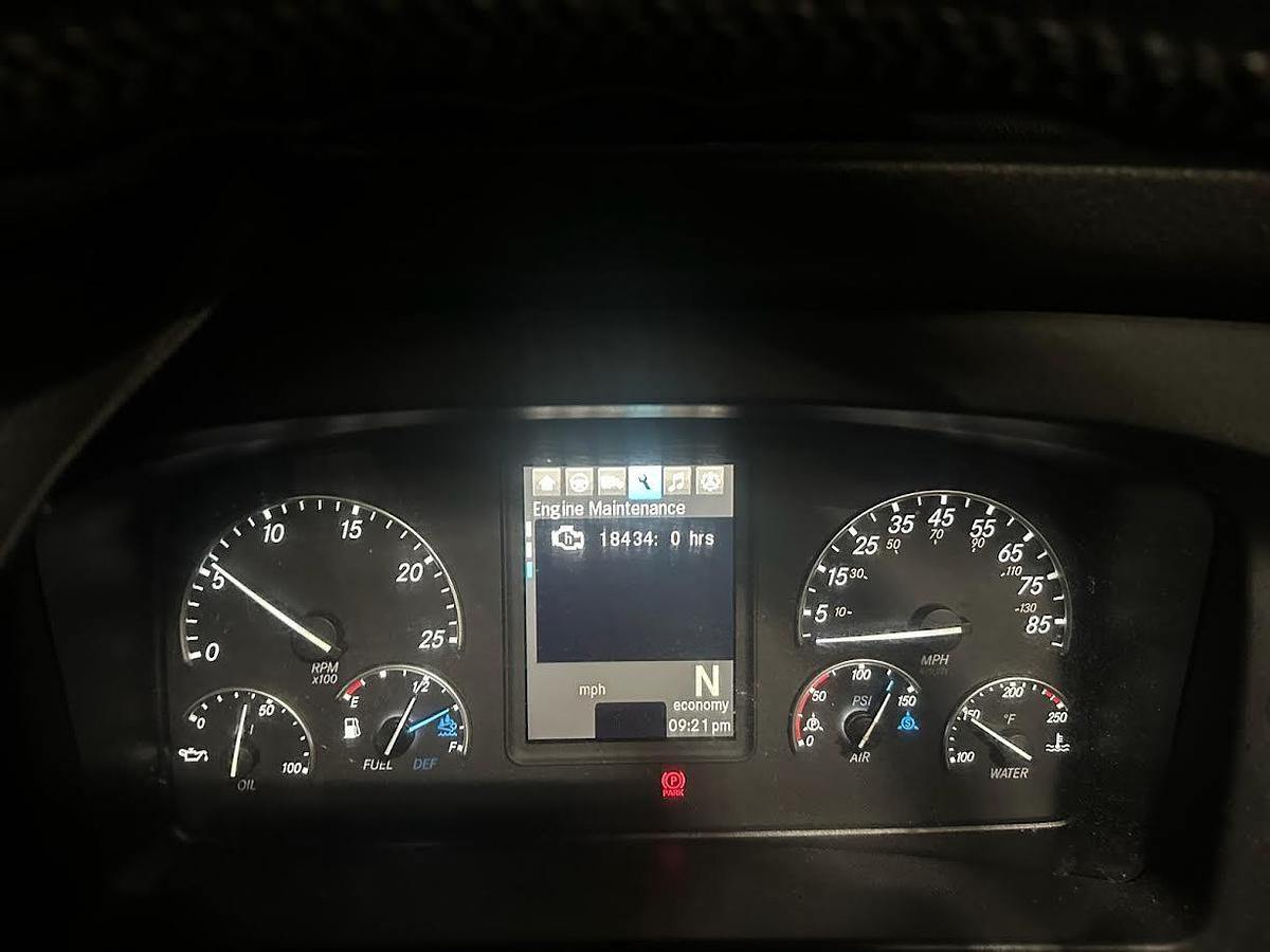 Used 2019 Freightliner Cascadia 126