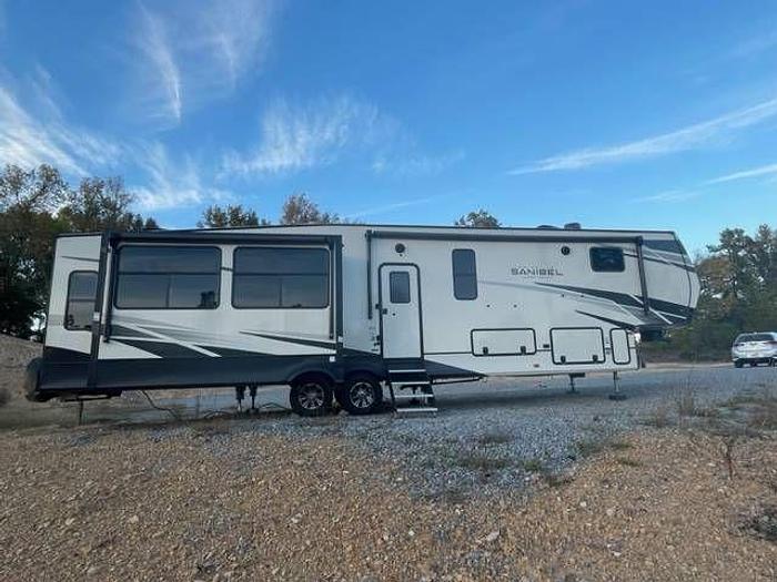 Used 2023 Prime Time Sanibel 3902WB
