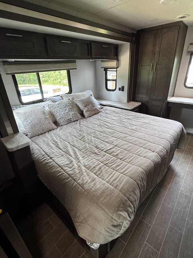 Used 2022 Forest River Georgetown GT5 M-34M