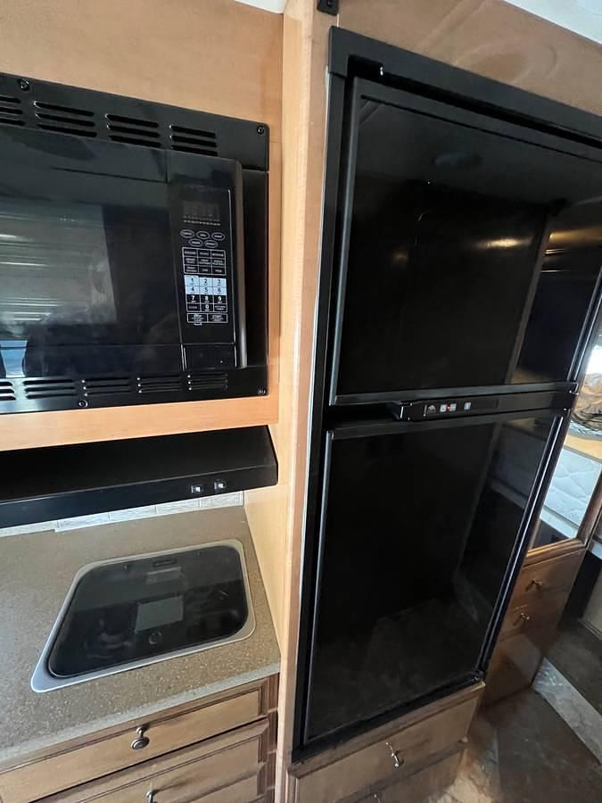 Used 2016 Thor Motor Coach Siesta Sprinter 24Sr Class C Motorhome