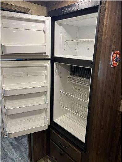 Used 2019 Lakota Charger With LQ