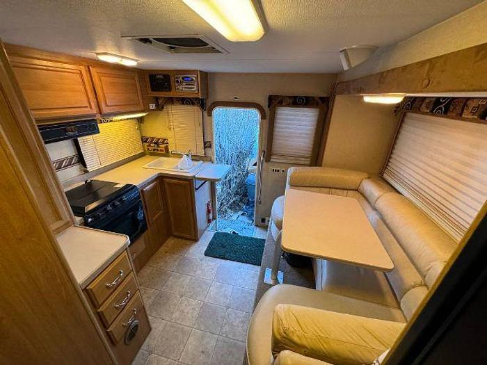 Used 2006 Lance 1181 MAX CAMPER