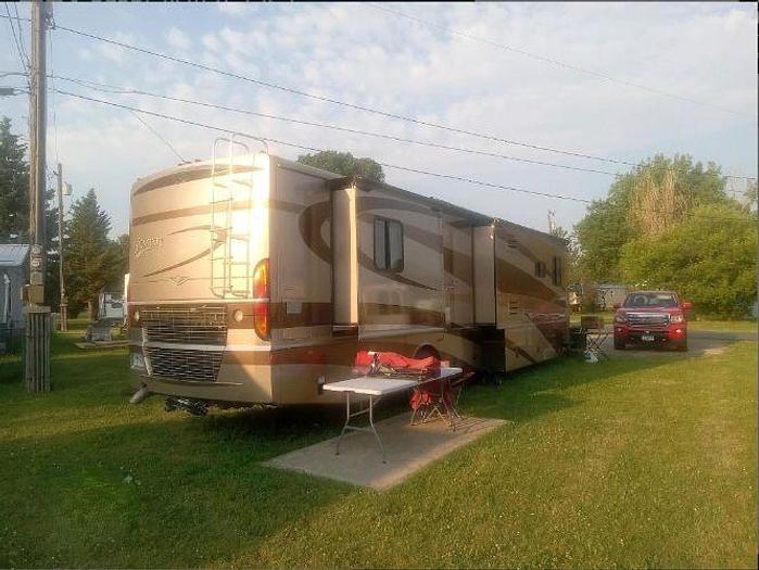 Used 2004 Fleetwood Discovery 39L