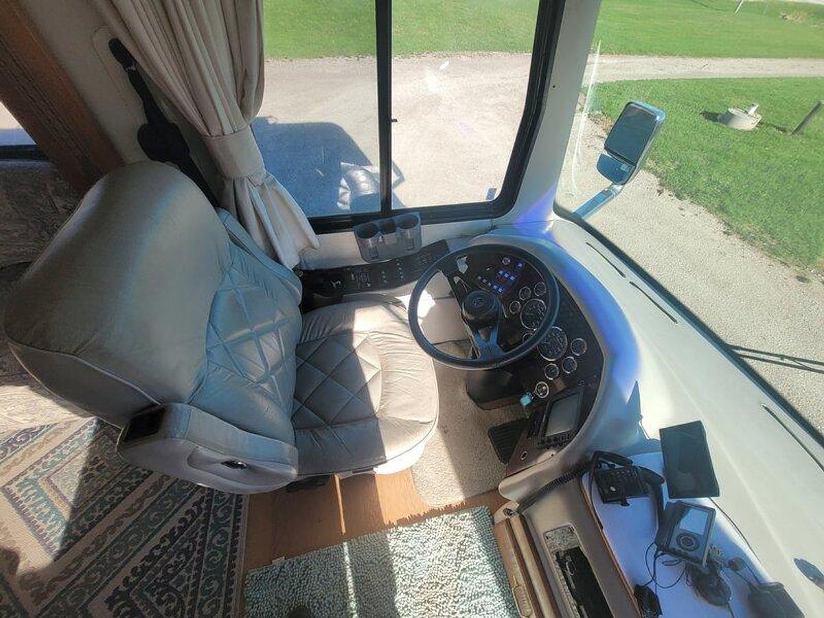 Used 2002 Holiday Rambler Endeavor