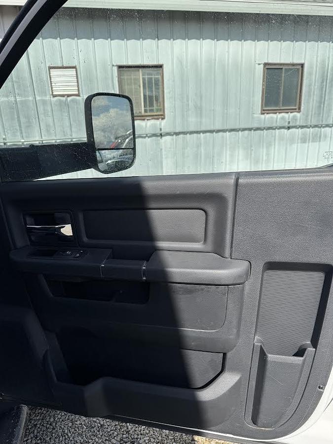 Used 2012 Dodge Ram 5500 Box Truck