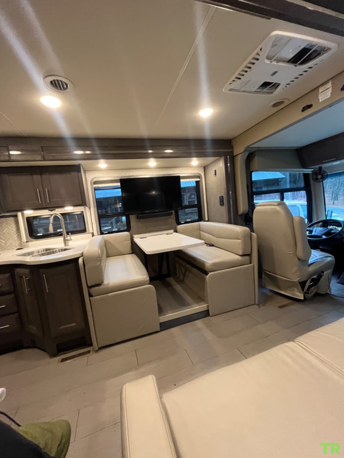 Used 2022 Thor Palazzo 33.5 | Diesel Pusher | Bath & a Half | Bunkhouse | Only 7,200 Miles | Private Owner