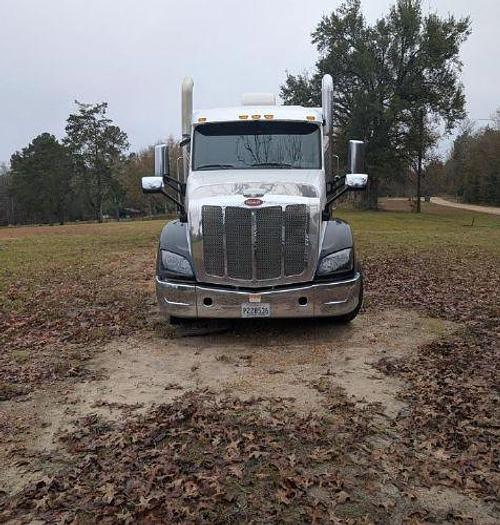 Used 2015 Peterbilt 579