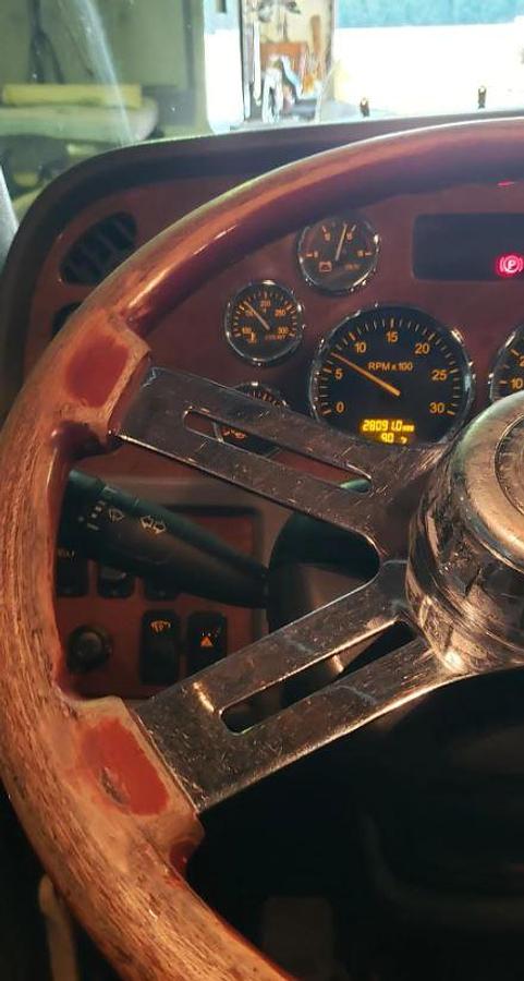 Used 2007 Peterbilt 379 EXHD Sleeper Semi Truck