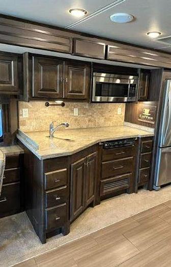 Used 2018 Tiffin Motorhomes Allegro Red 33AA