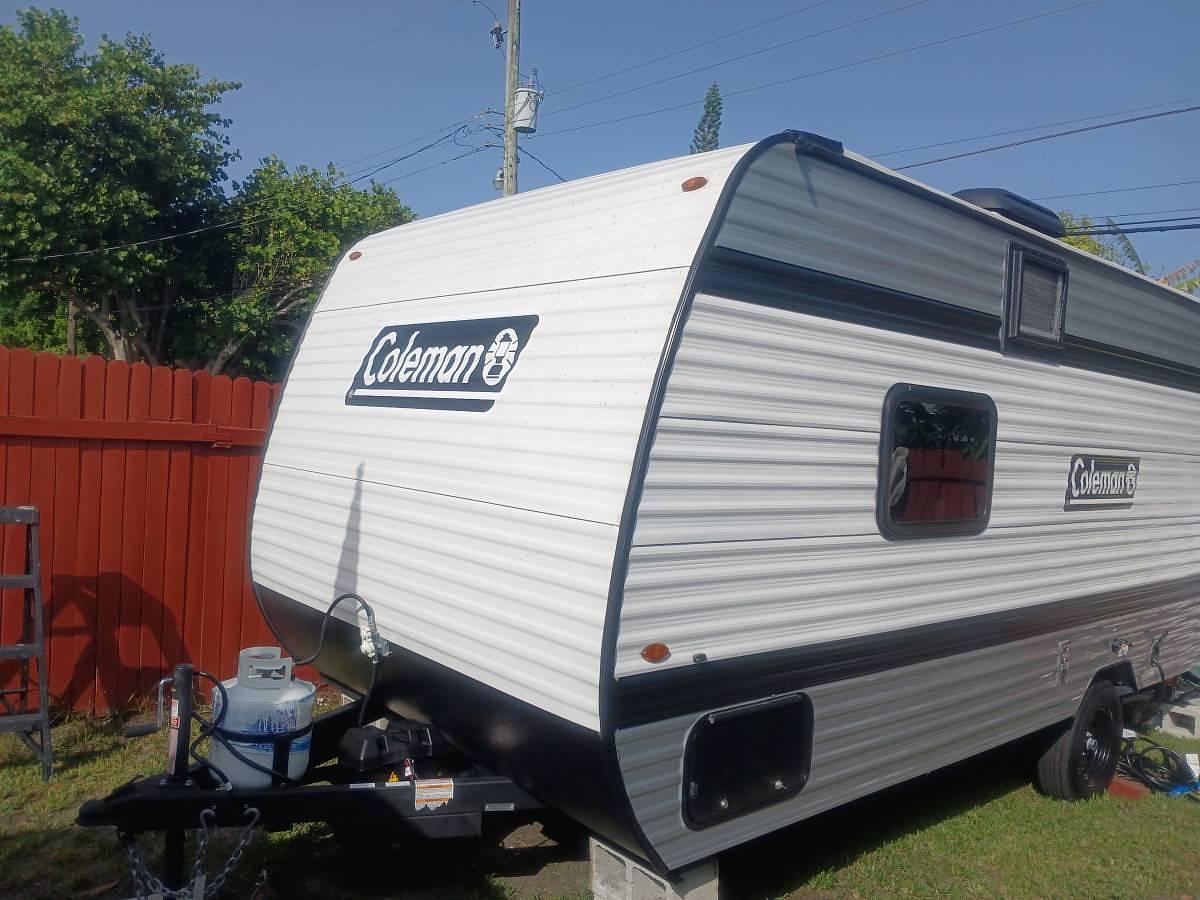Used 2025 Coleman Lantern 17R