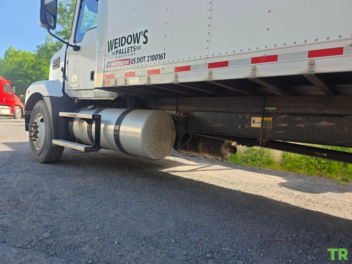 Used 2022 Mack MD Box Truck