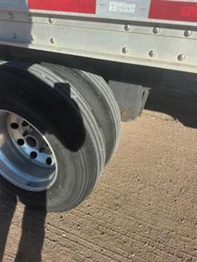 Used 2015 Wilson Hopper Grain Trailer