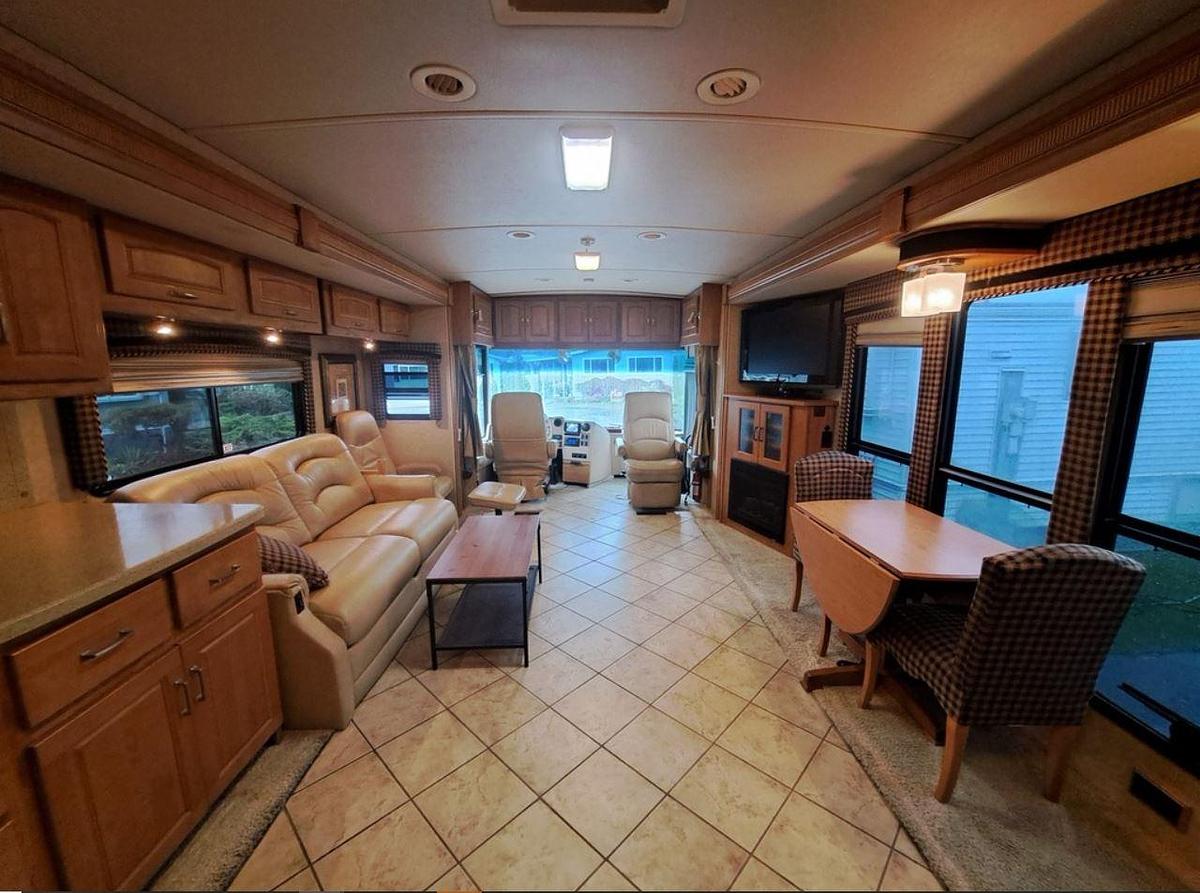 Used 2008 Winnebago Tour 40FD