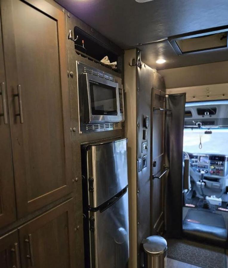 Used 2021 Peterbilt 567 Sleeper Truck