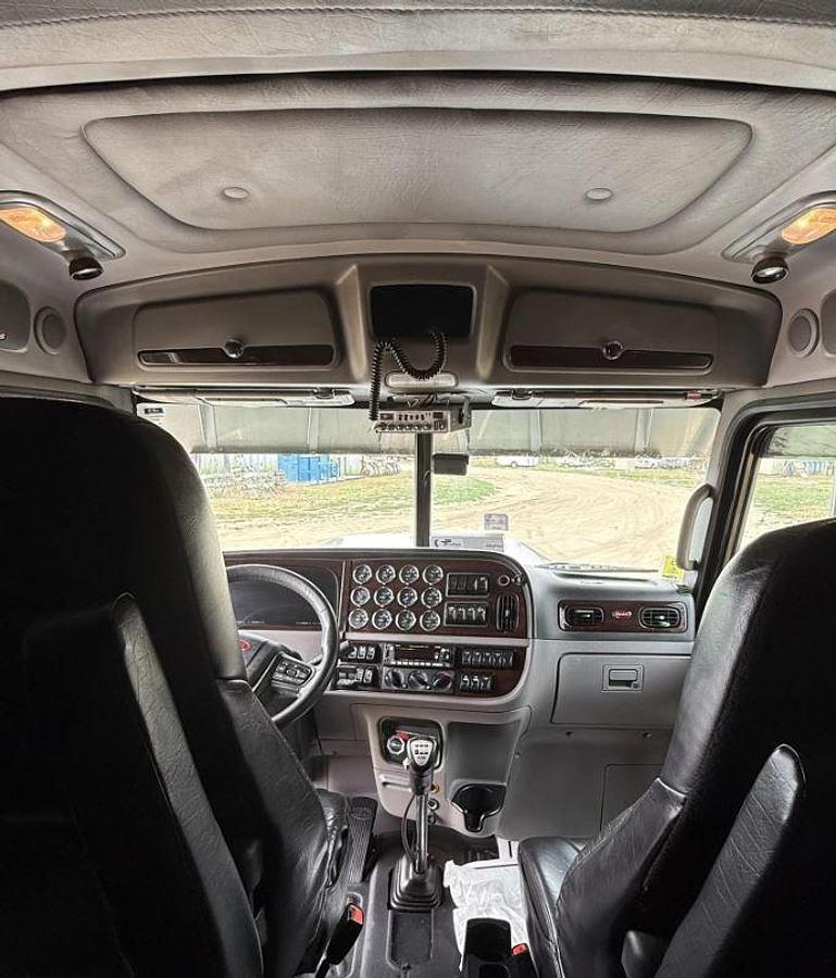 Used 2023 PETERBILT 389 Sleeper Semi Truck