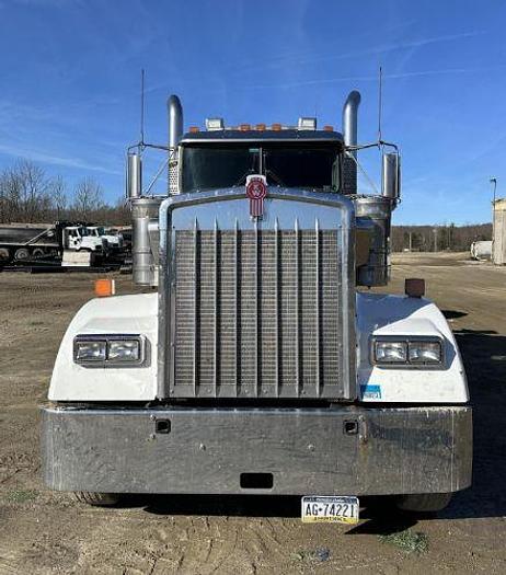 Used 2019 KENWORTH W900L