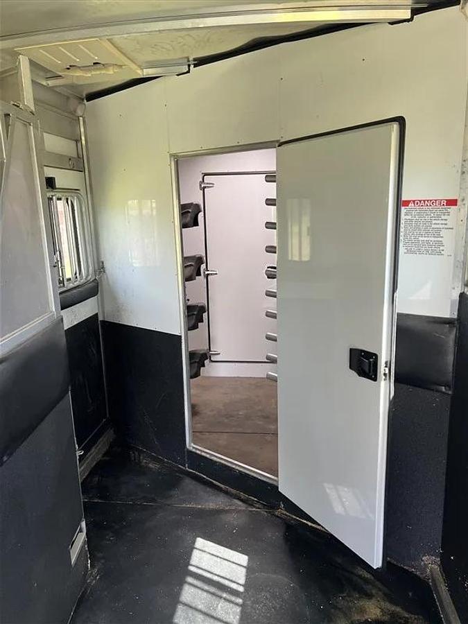 Used 2010 Sundowner Sunlite 720 6 Horse