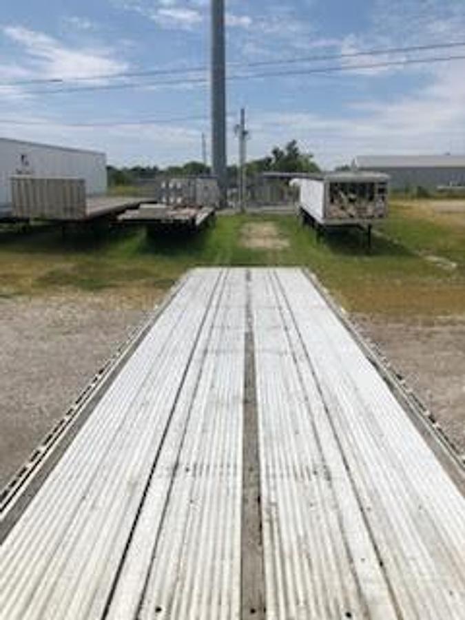 Used 2010 Reitnouer Step Deck Trailer