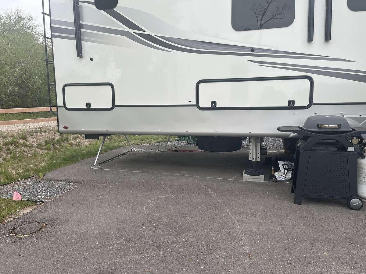 Used 2022 Keystone Montana 3761FL