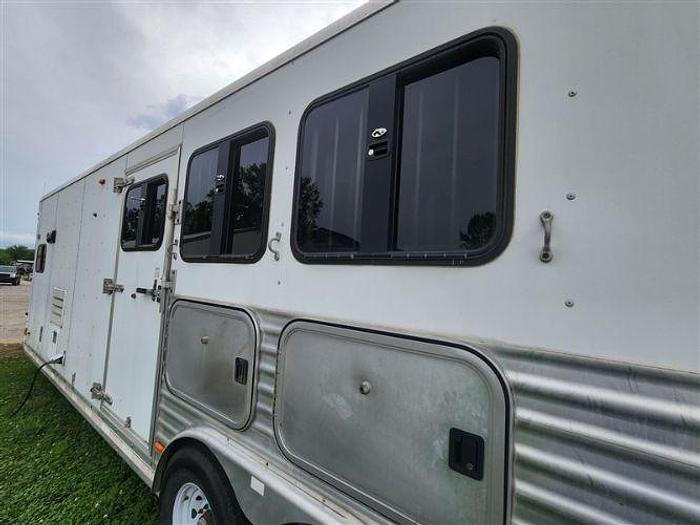Used 2010 Merhow Aluma Star Three Horse Trailer with Living Quarters