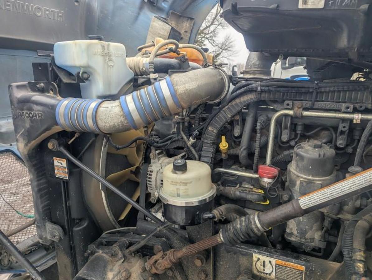 Used 2016 Kenworth T680 Conventional Sleeper Semi