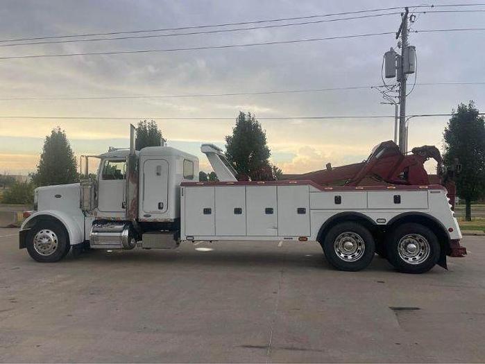 Used 2006 Peterbilt 378 Wrecker Tow Truck