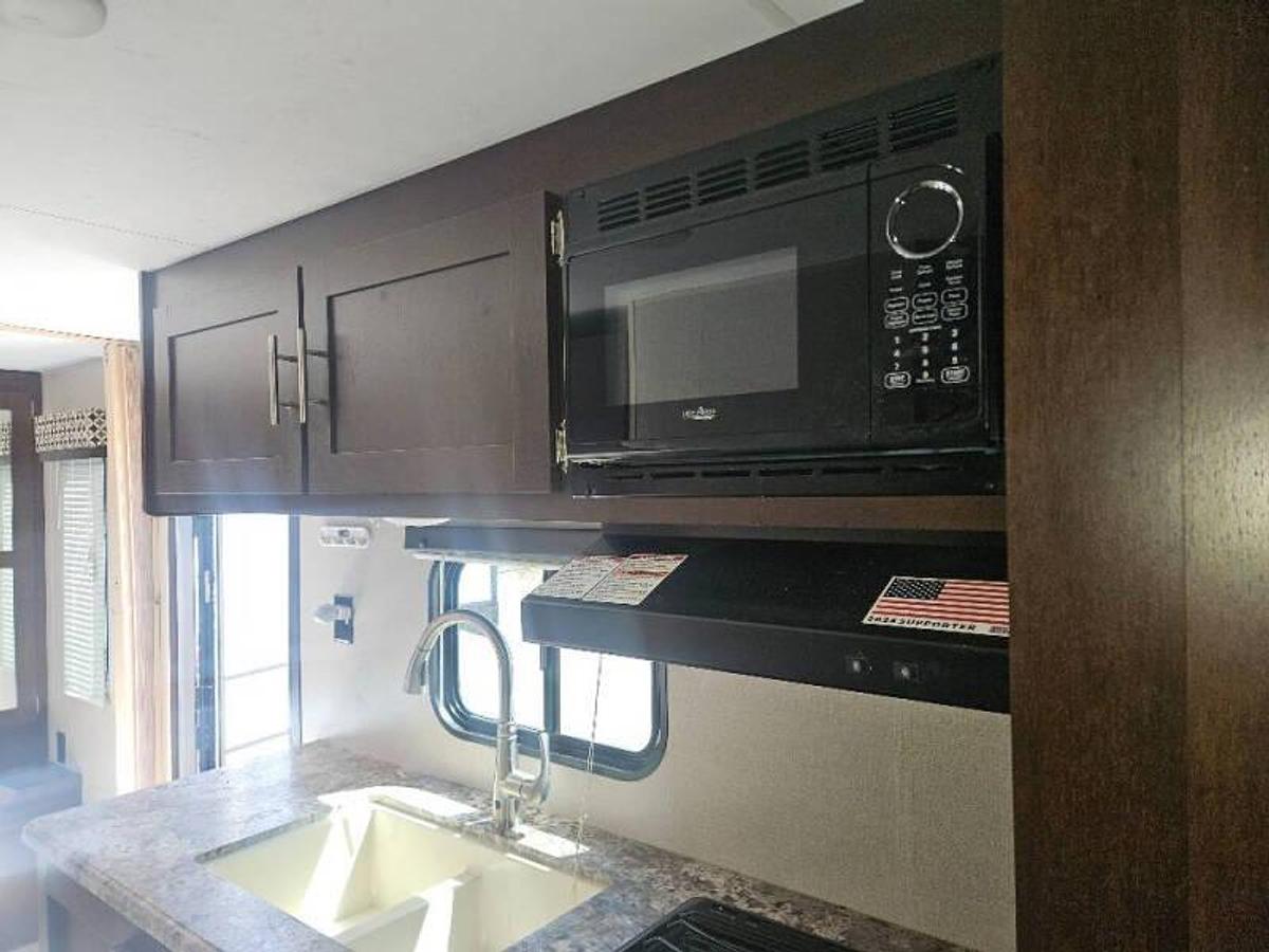 Used 2018 KZ Sportsman Travel Trailer