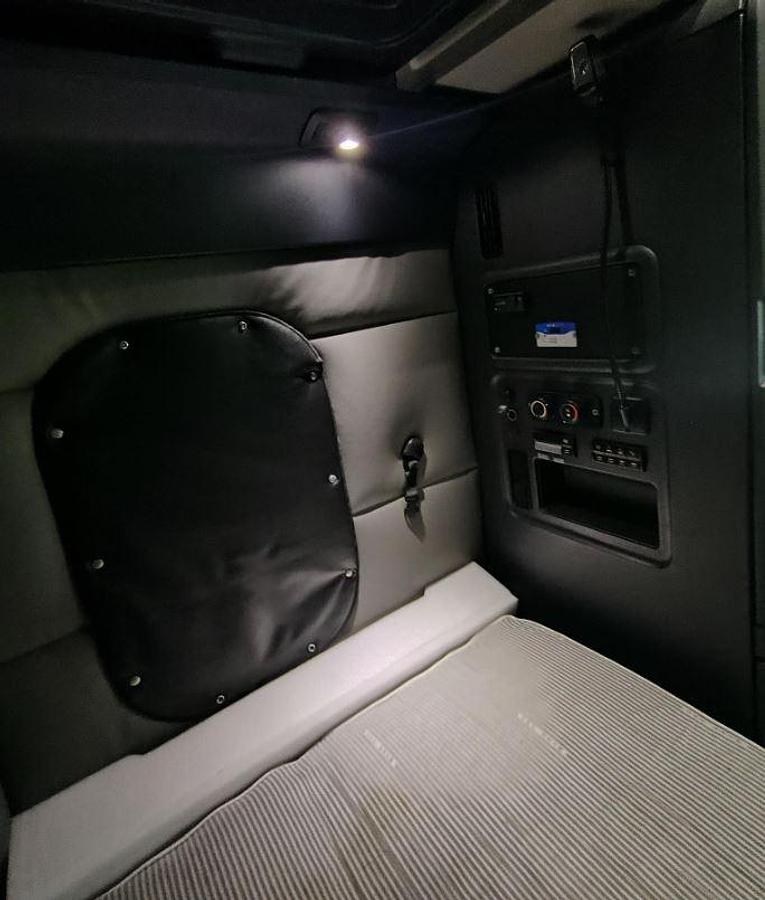 Used 2022 FREIGHTLINER CASCADIA 126