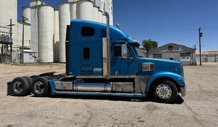 Used 2011 Freightliner CORONADO 132