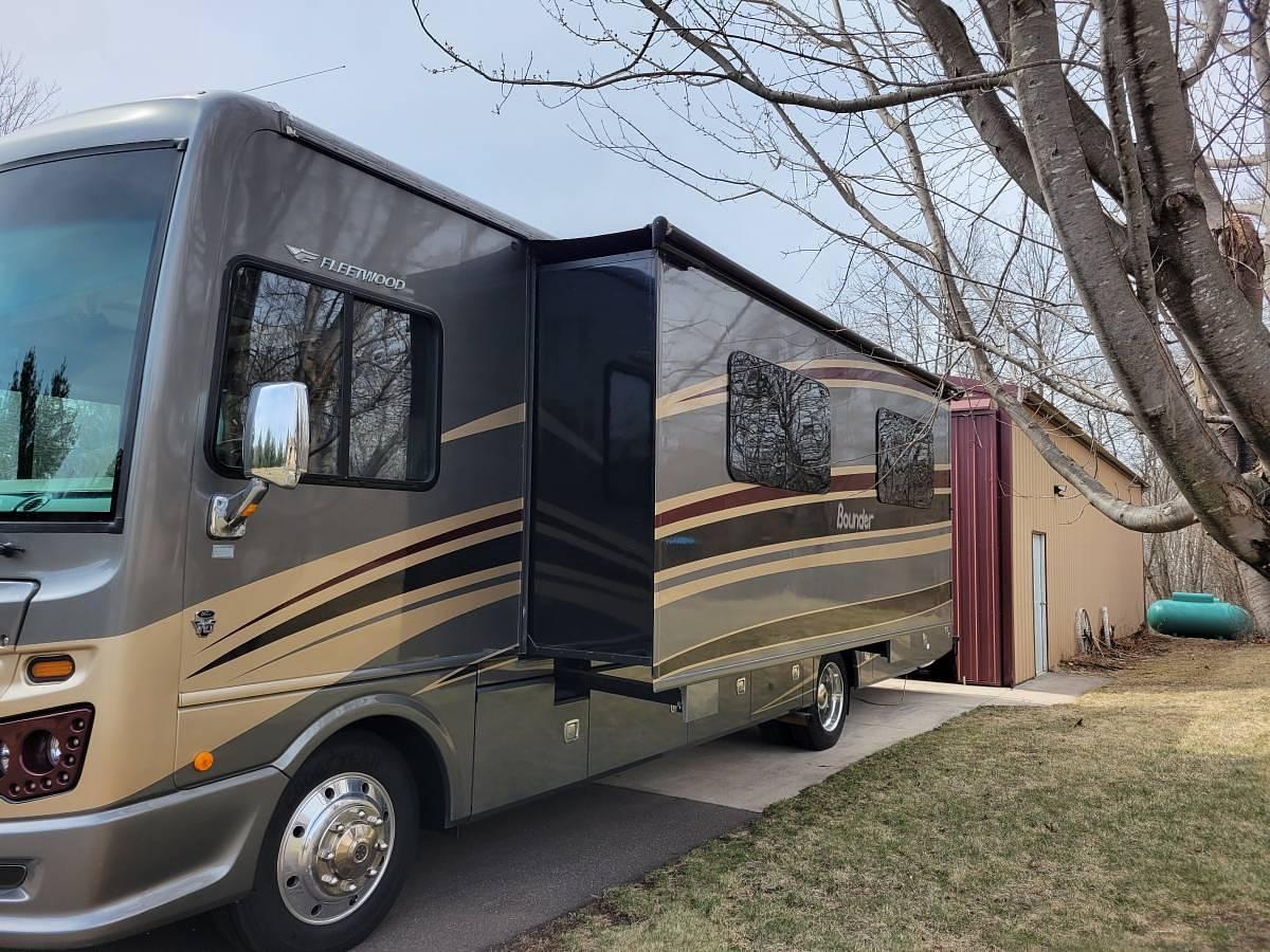 Used 2016 Fleetwood Bounder 33C Class A Motorhome