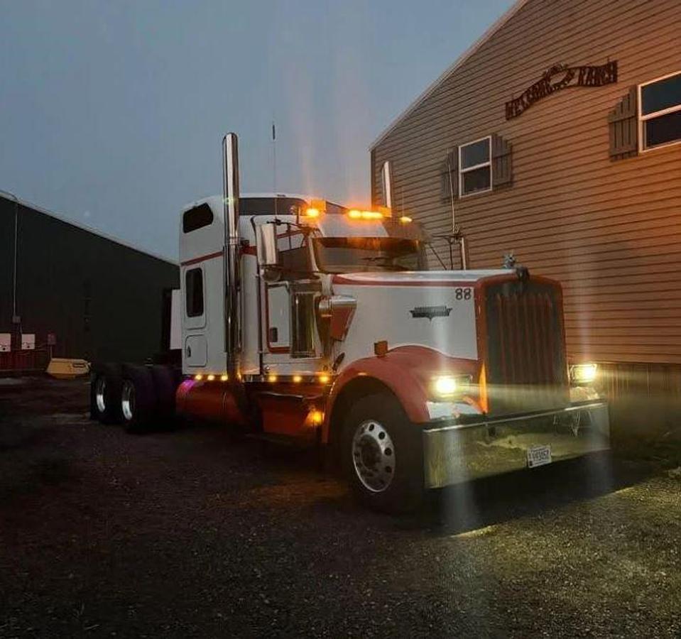 Used 2002 Kenworth W900