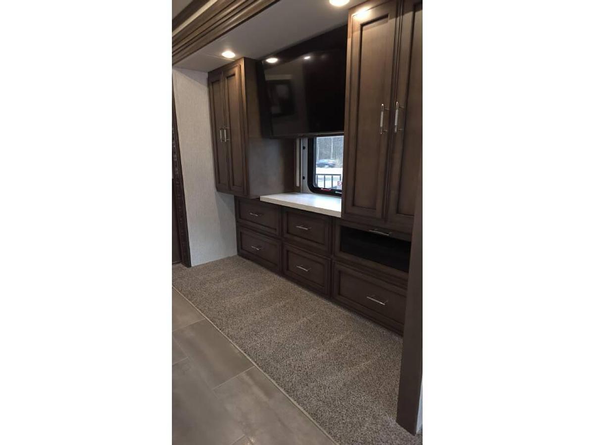 Used 2022 Newmar Ventana 4369