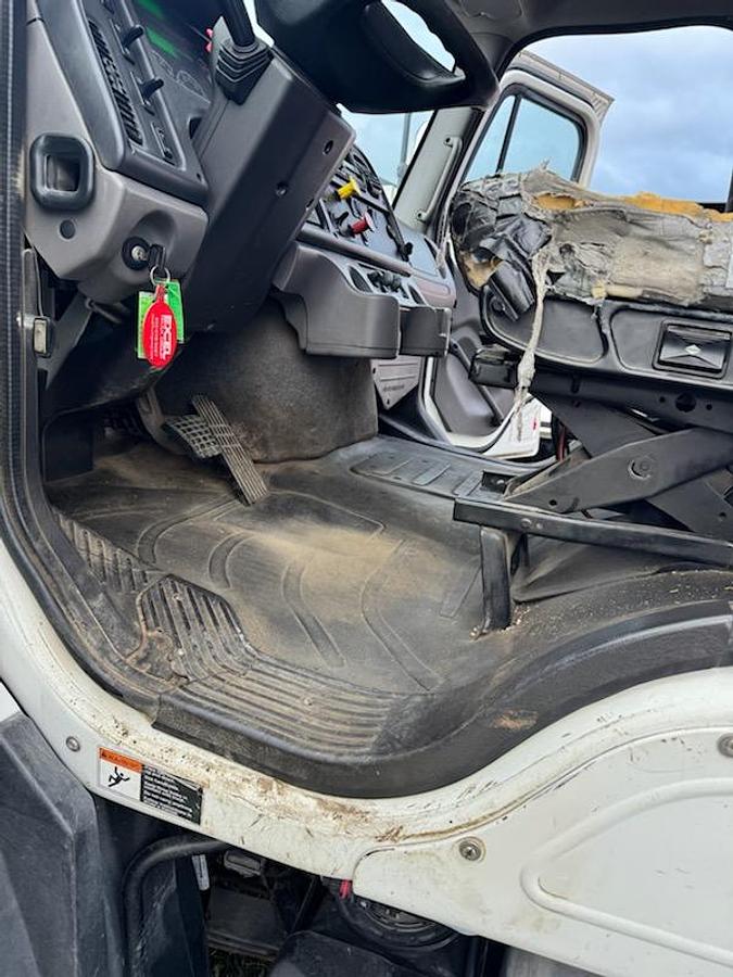 Used 2016 Freightliner 114SD Dump Truck