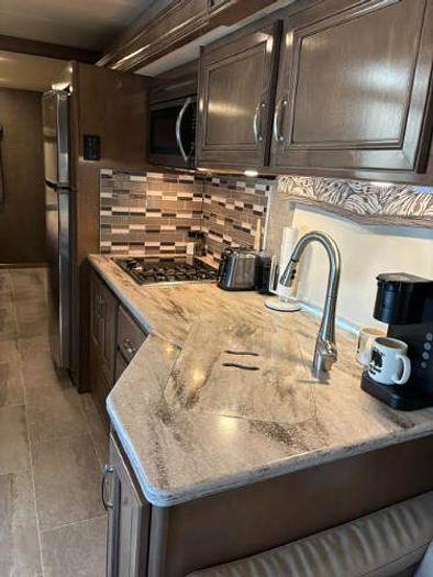 Used 2020 Thor Magnitude SV34