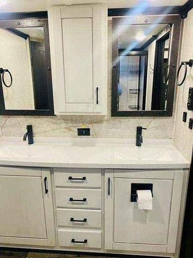 Used 2023 CrossRoads Redwood RW4001LK