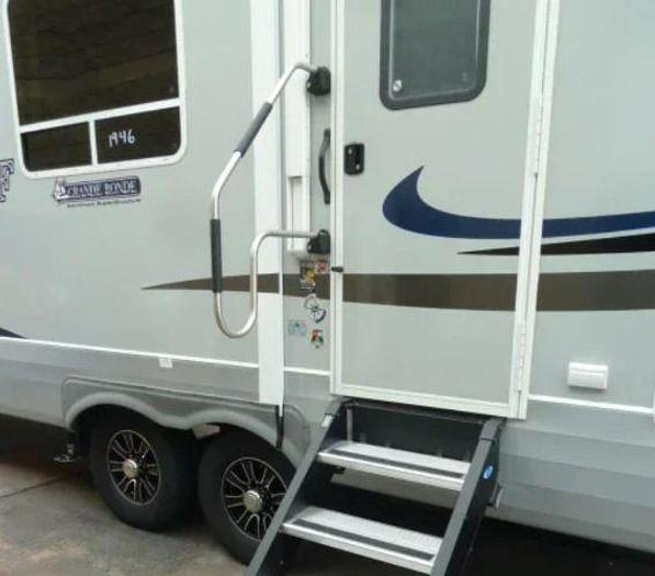 Used 2020 Northwood Arctic Fox Grande Ronde 35-5Z with a 2020 Chevrolet Silverado 3500HD 4WD