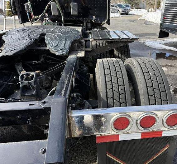 Used 2022 KENWORTH T880