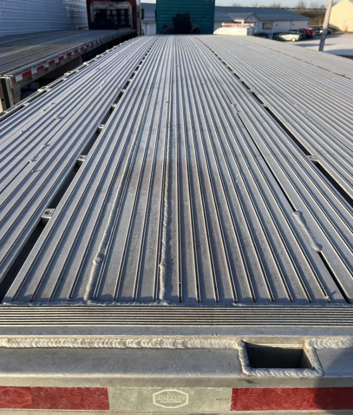 Used 2023 Mac Trailer