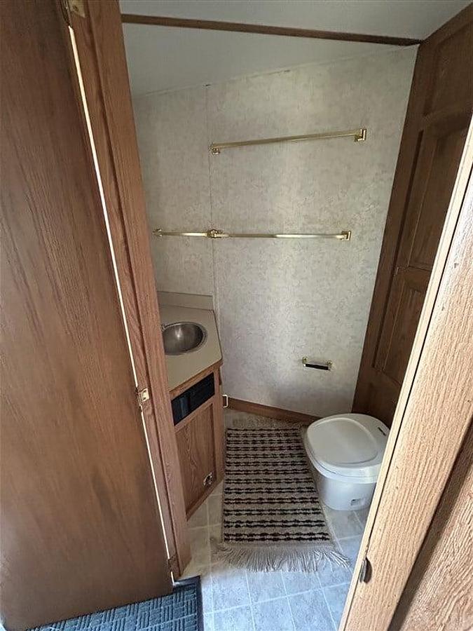 Used 2001 Jamco 4 Horse Slant