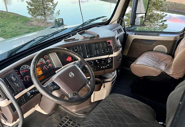 Used 2018 Volvo VNL
