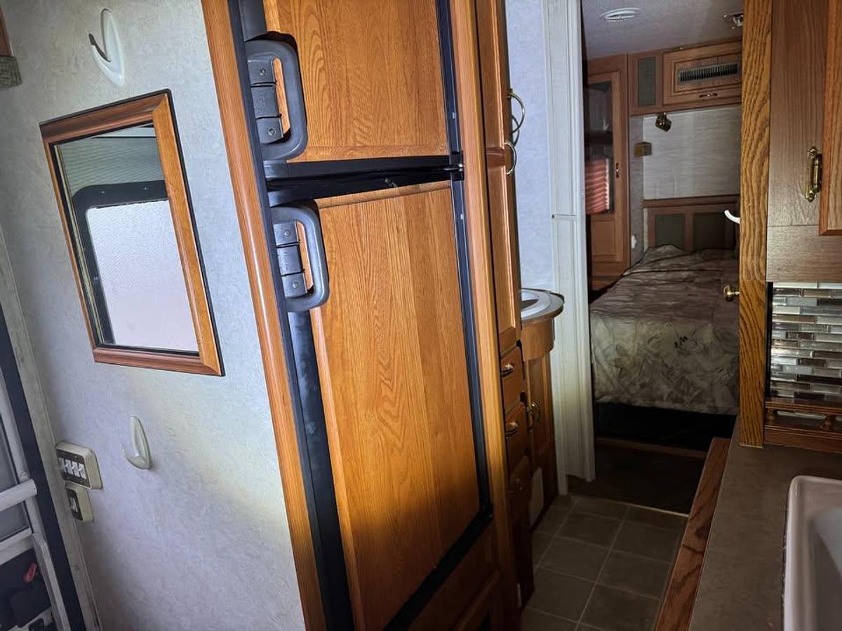 Used 2004 Bigfoot 30MH29SL Class C Motorhome
