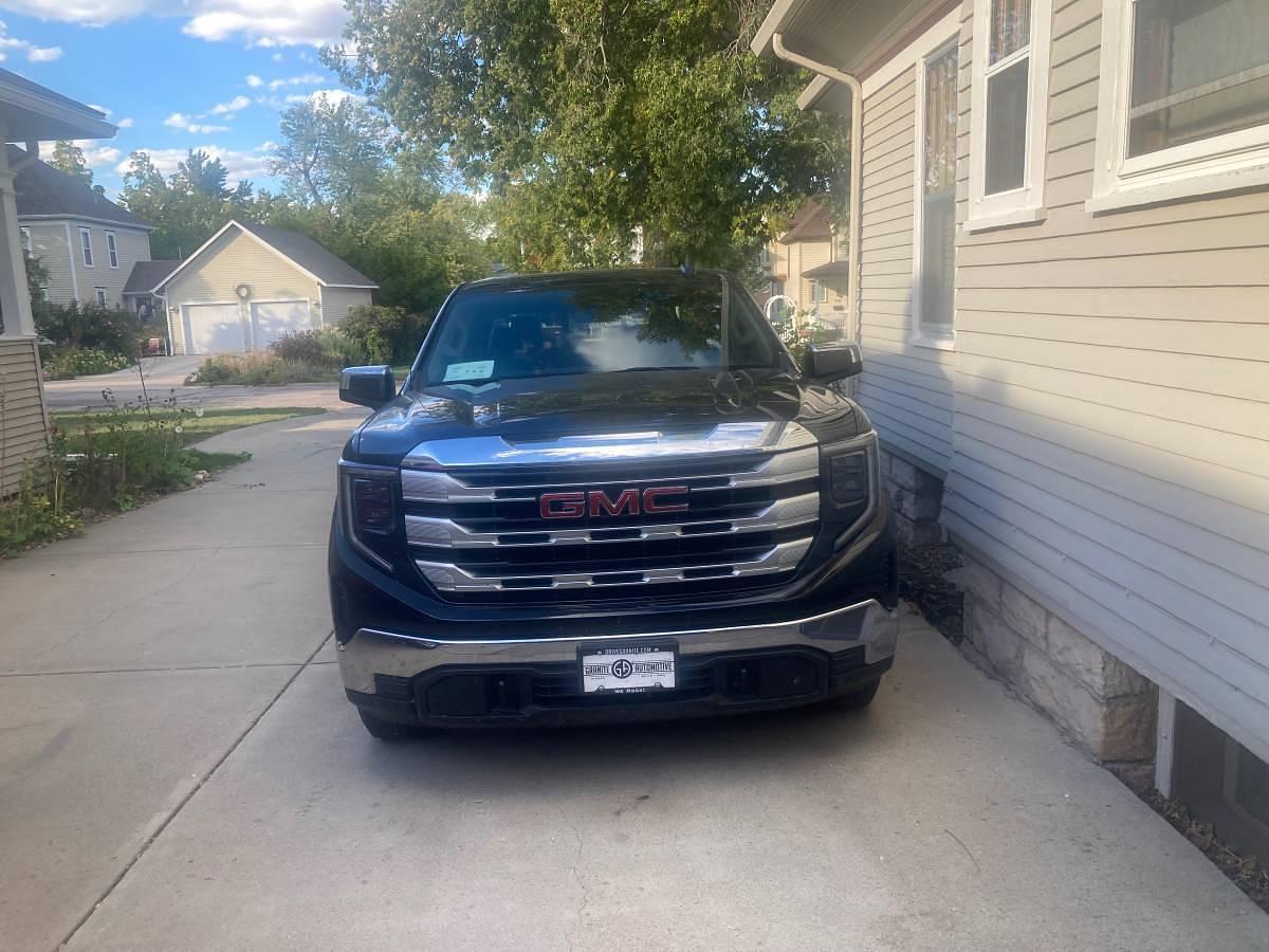 Used 2024 GMC SIERRA 1500 SLE