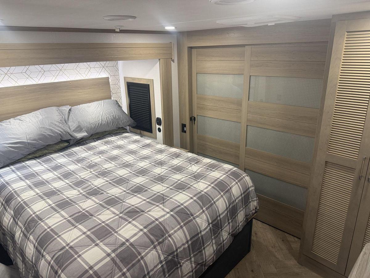 Used 2025 Keystone Raptor 433 Toy Hauler Fifth Wheel