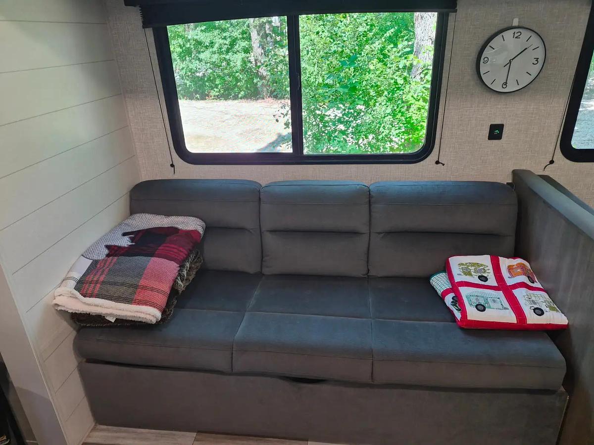 Used 2025 Jayco Jay Flight 262RLS Travel Trailer