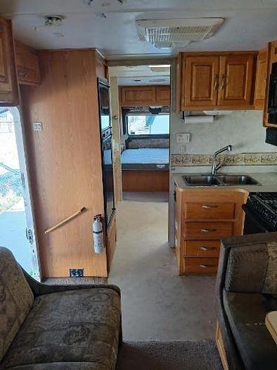 Used 2004 Four Winds Hurricane