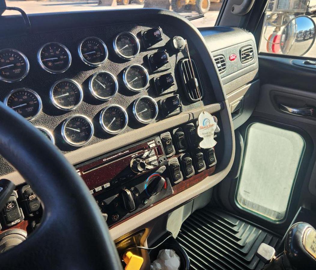 Used 2020 Peterbilt 389