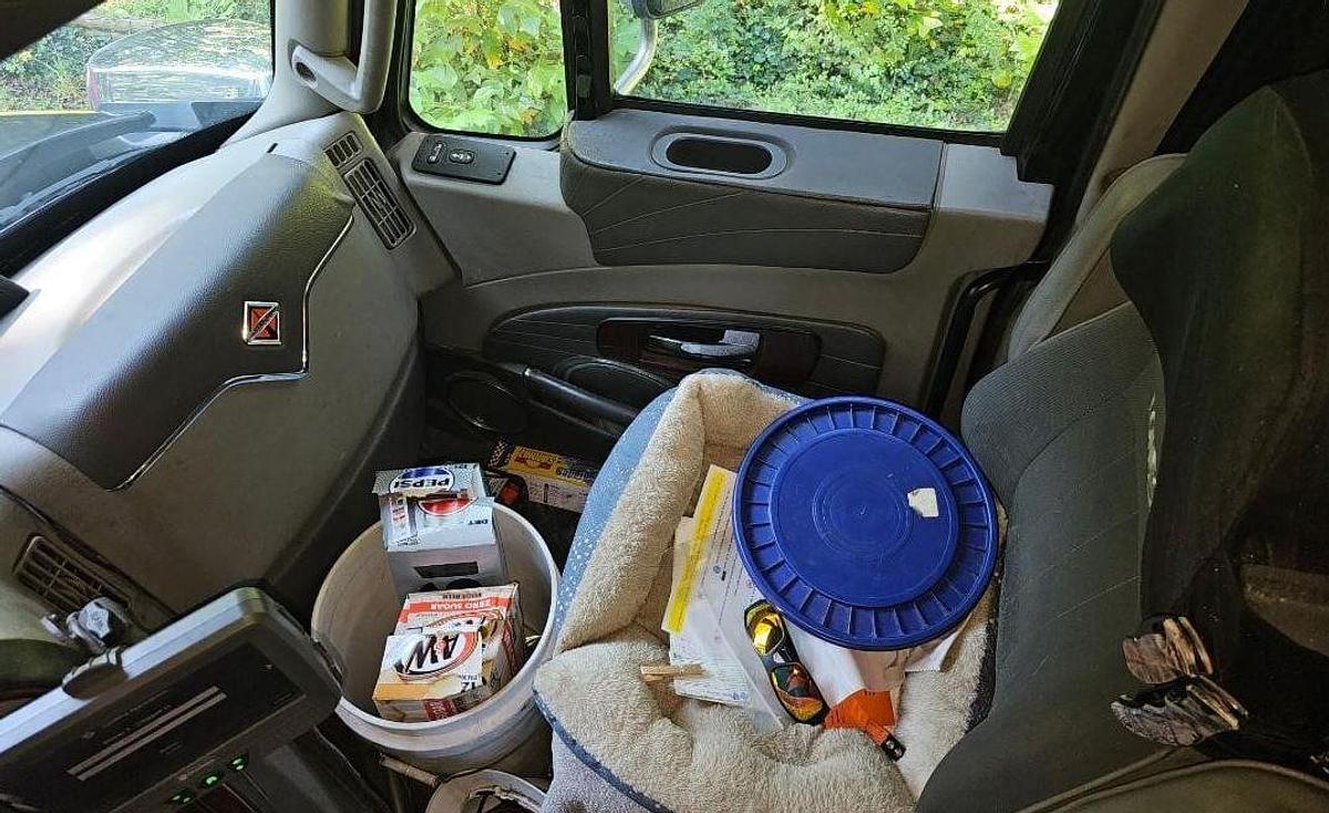 Used 2016 International Lonestar Sleeper Semi Truck