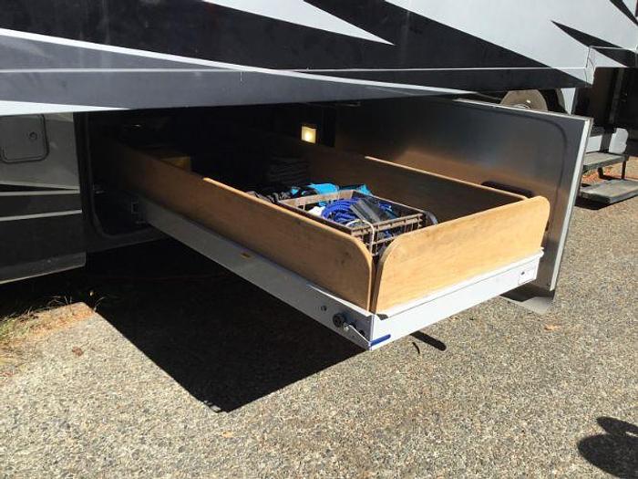 Used 2018 Tiffin Motorhomes Allegro Red 33AA