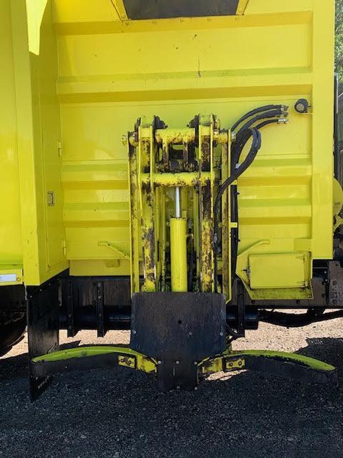 Used 2022 Freightliner M2